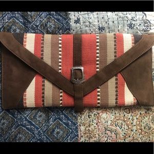 Beautiful Steve Madden clutch in excellent form